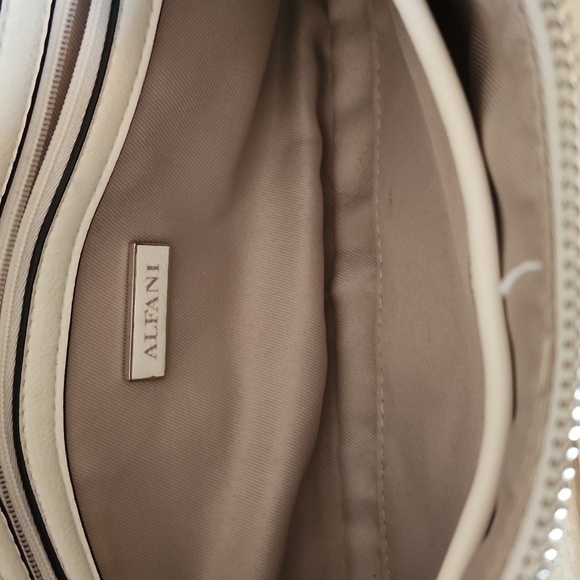 Mini Crossbody size: H 6" x 8.7" L x 3.5" Alfani - Picture 3 of 5